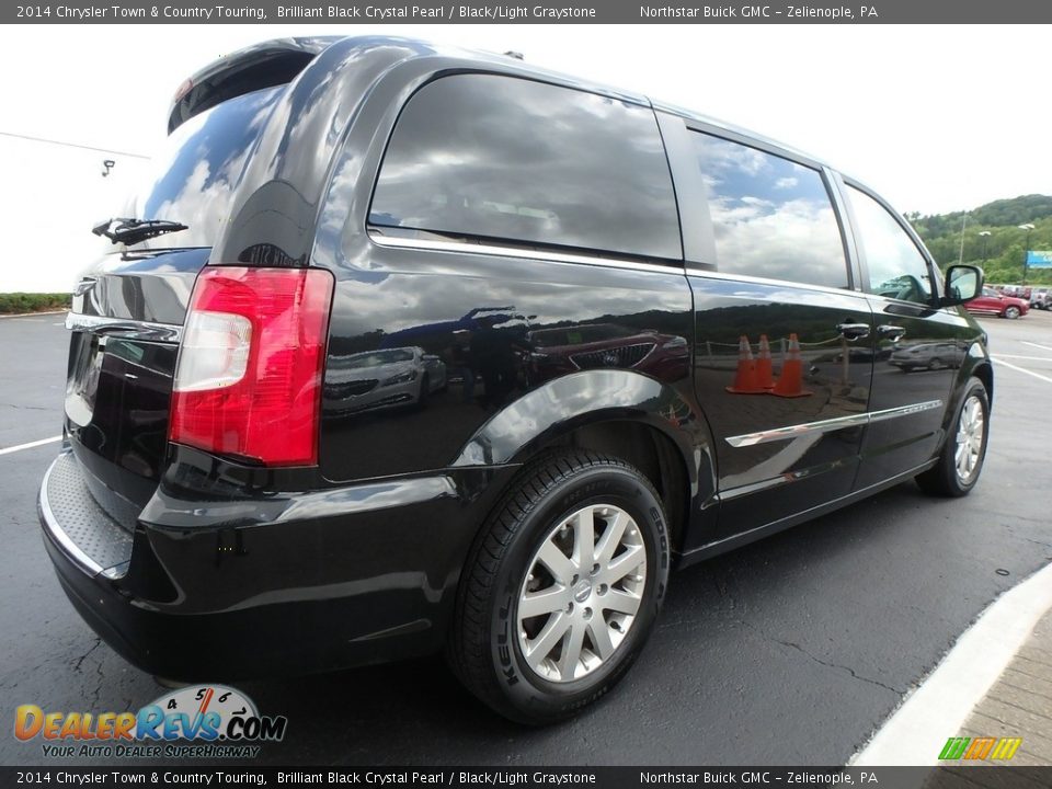 2014 Chrysler Town & Country Touring Brilliant Black Crystal Pearl / Black/Light Graystone Photo #9