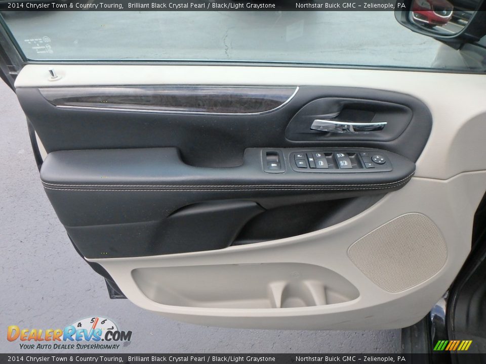 2014 Chrysler Town & Country Touring Brilliant Black Crystal Pearl / Black/Light Graystone Photo #21