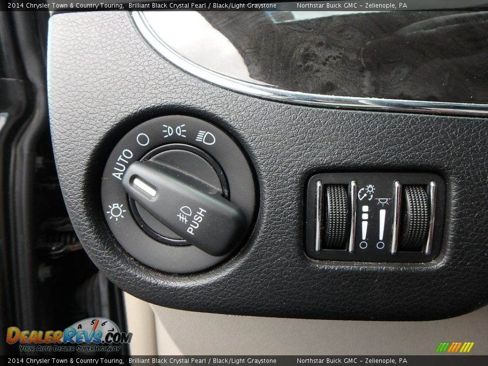 2014 Chrysler Town & Country Touring Brilliant Black Crystal Pearl / Black/Light Graystone Photo #27