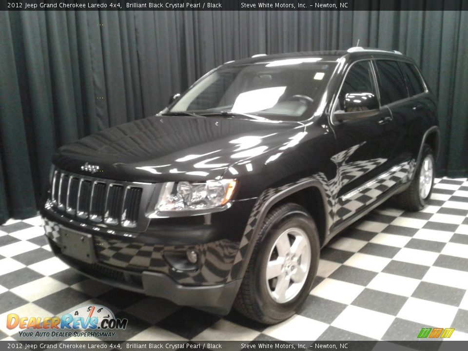 2012 Jeep Grand Cherokee Laredo 4x4 Brilliant Black Crystal Pearl / Black Photo #2