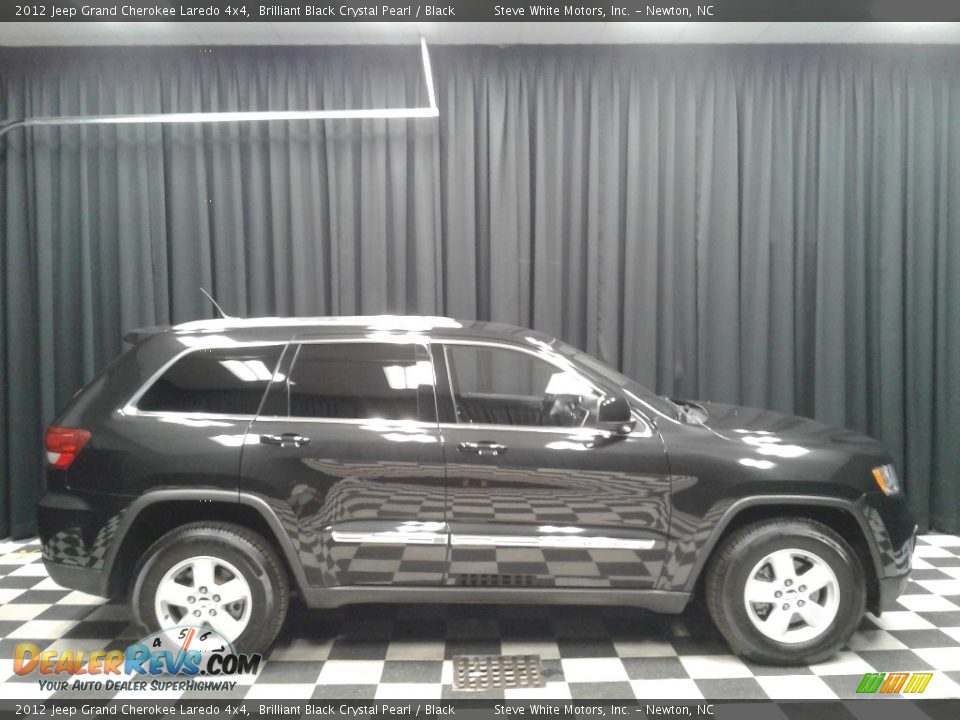 2012 Jeep Grand Cherokee Laredo 4x4 Brilliant Black Crystal Pearl / Black Photo #5