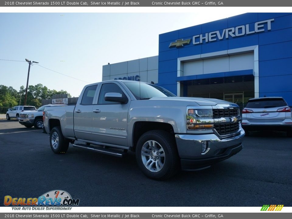 Front 3/4 View of 2018 Chevrolet Silverado 1500 LT Double Cab Photo #1