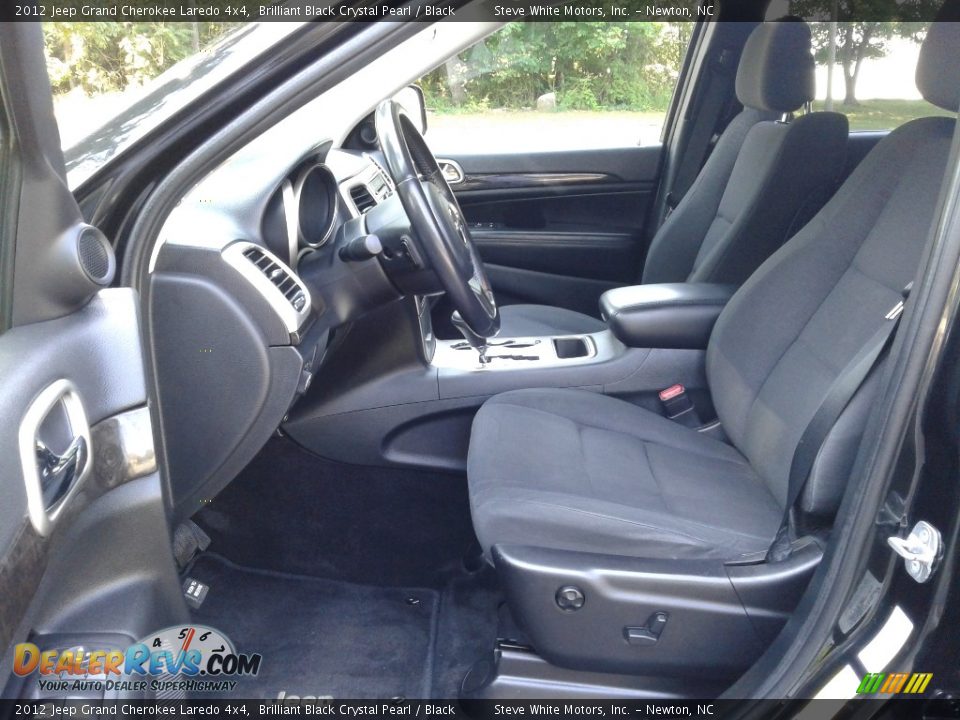 2012 Jeep Grand Cherokee Laredo 4x4 Brilliant Black Crystal Pearl / Black Photo #10
