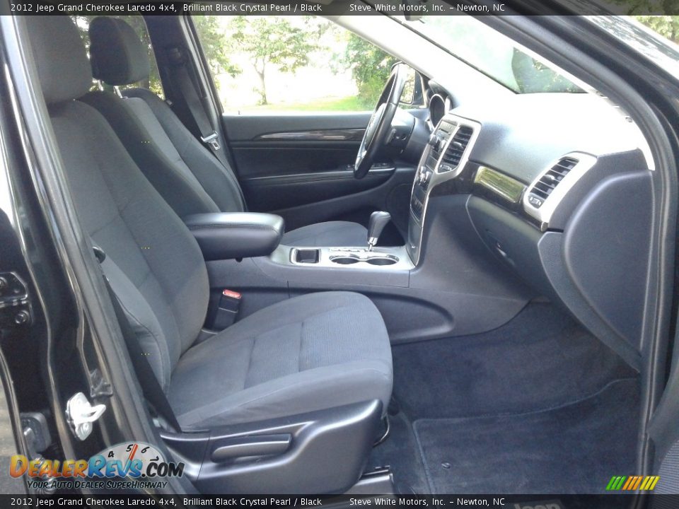 2012 Jeep Grand Cherokee Laredo 4x4 Brilliant Black Crystal Pearl / Black Photo #15