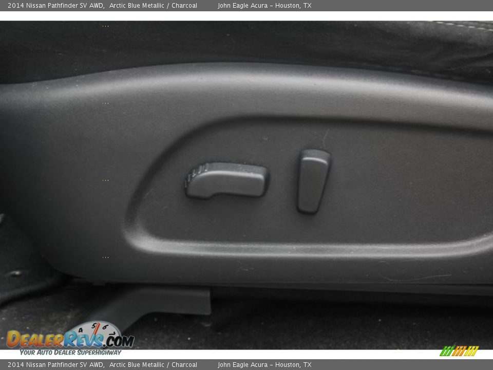 2014 Nissan Pathfinder SV AWD Arctic Blue Metallic / Charcoal Photo #16
