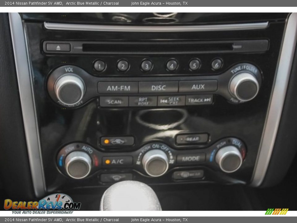 2014 Nissan Pathfinder SV AWD Arctic Blue Metallic / Charcoal Photo #30