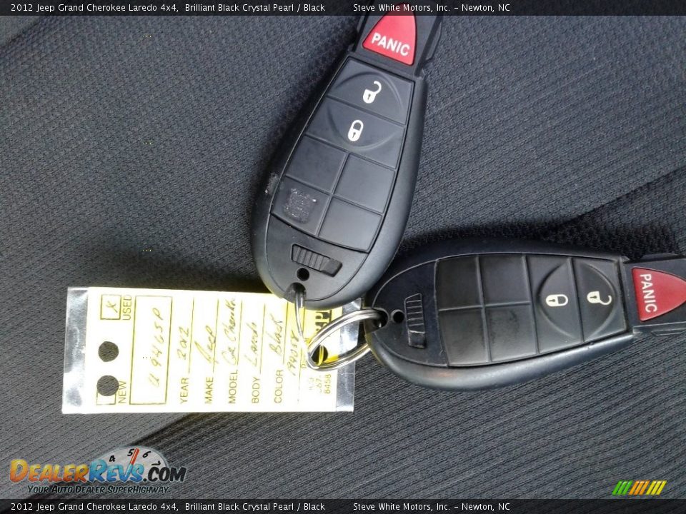 2012 Jeep Grand Cherokee Laredo 4x4 Brilliant Black Crystal Pearl / Black Photo #25