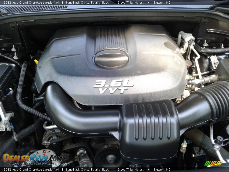 2012 Jeep Grand Cherokee Laredo 4x4 Brilliant Black Crystal Pearl / Black Photo #26