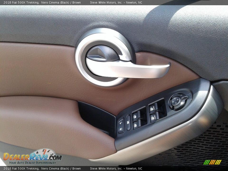 2018 Fiat 500X Trekking Nero Cinema (Black) / Brown Photo #9