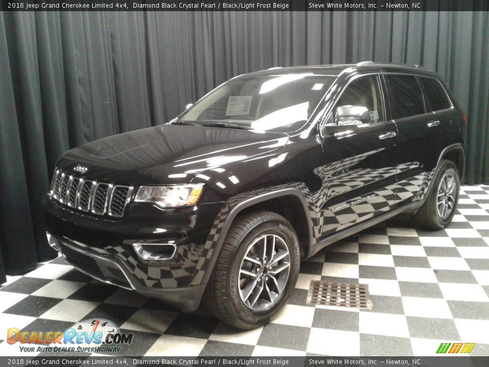 2018 Jeep Grand Cherokee Limited 4x4 Diamond Black Crystal Pearl / Black/Light Frost Beige Photo #2
