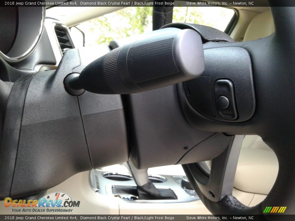 2018 Jeep Grand Cherokee Limited 4x4 Diamond Black Crystal Pearl / Black/Light Frost Beige Photo #18