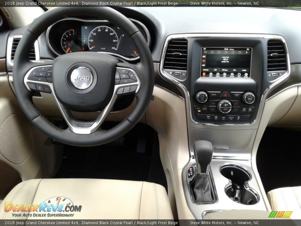2018 Jeep Grand Cherokee Limited 4x4 Diamond Black Crystal Pearl / Black/Light Frost Beige Photo #31