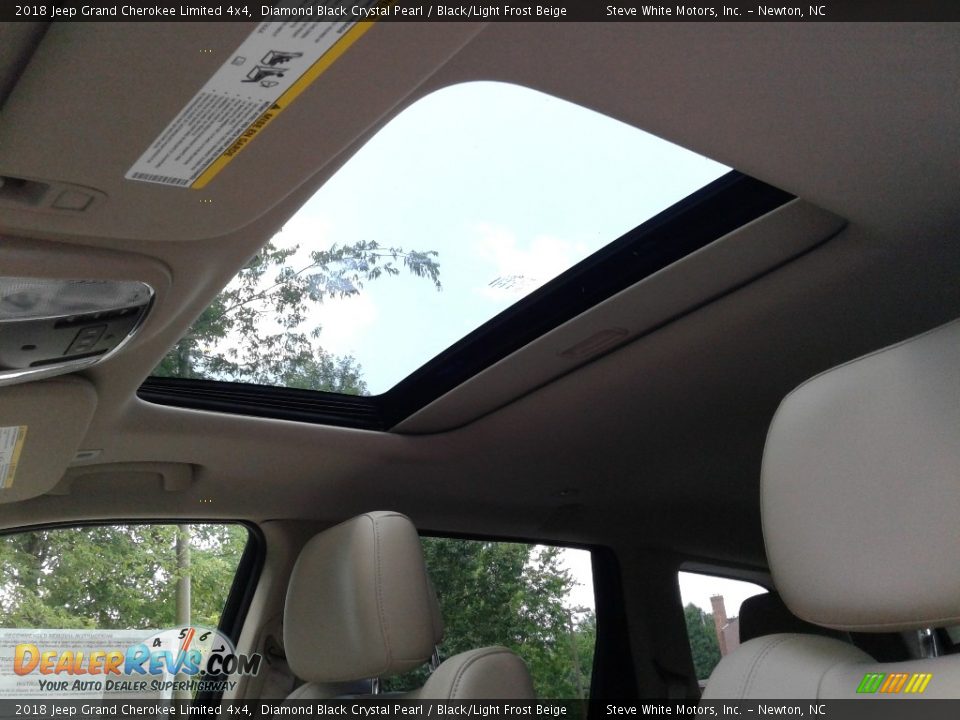 2018 Jeep Grand Cherokee Limited 4x4 Diamond Black Crystal Pearl / Black/Light Frost Beige Photo #32