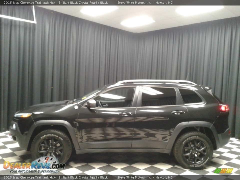 2016 Jeep Cherokee Trailhawk 4x4 Brilliant Black Crystal Pearl / Black Photo #1