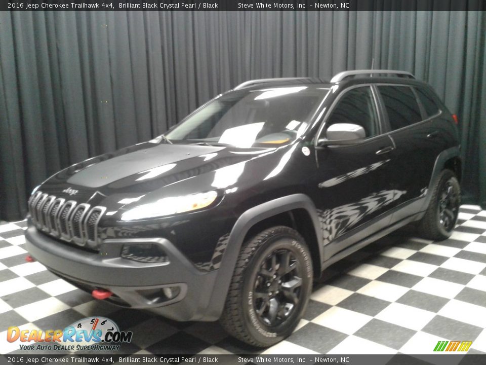 2016 Jeep Cherokee Trailhawk 4x4 Brilliant Black Crystal Pearl / Black Photo #2