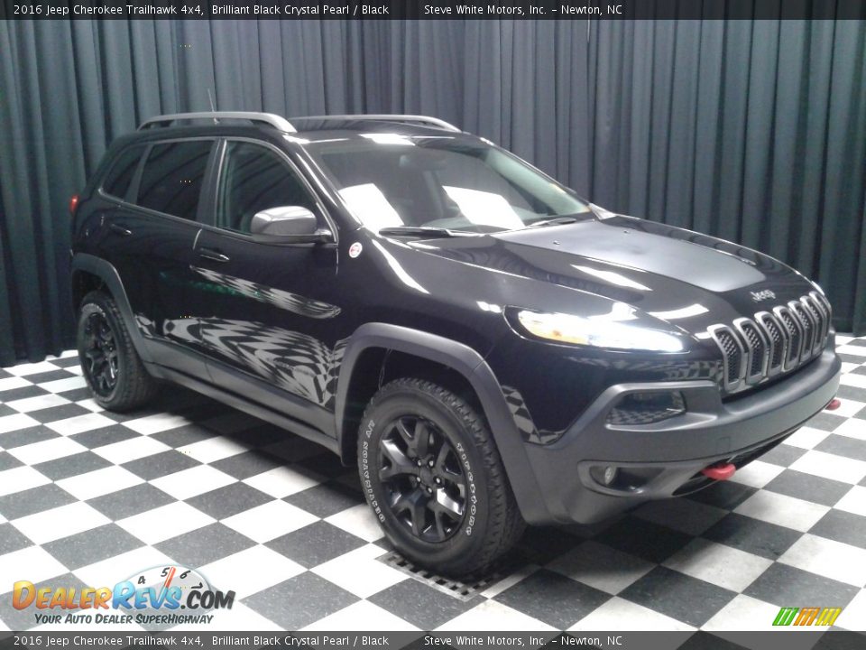 2016 Jeep Cherokee Trailhawk 4x4 Brilliant Black Crystal Pearl / Black Photo #4