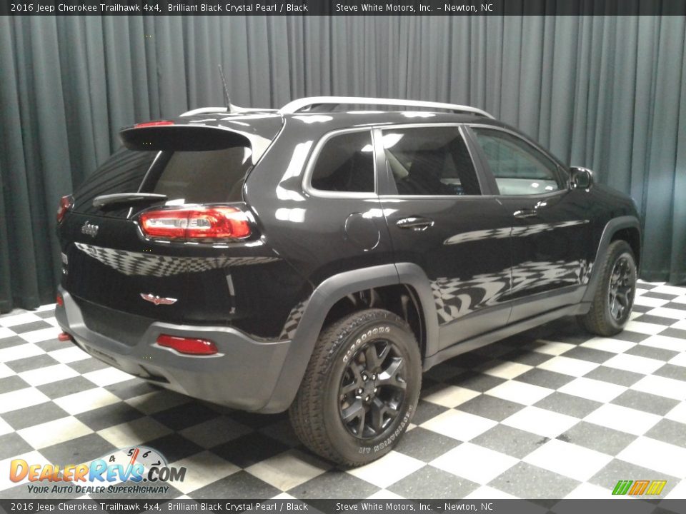 2016 Jeep Cherokee Trailhawk 4x4 Brilliant Black Crystal Pearl / Black Photo #6