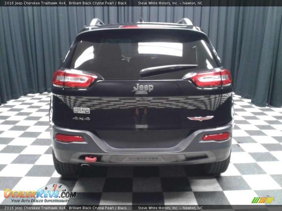 2016 Jeep Cherokee Trailhawk 4x4 Brilliant Black Crystal Pearl / Black Photo #7