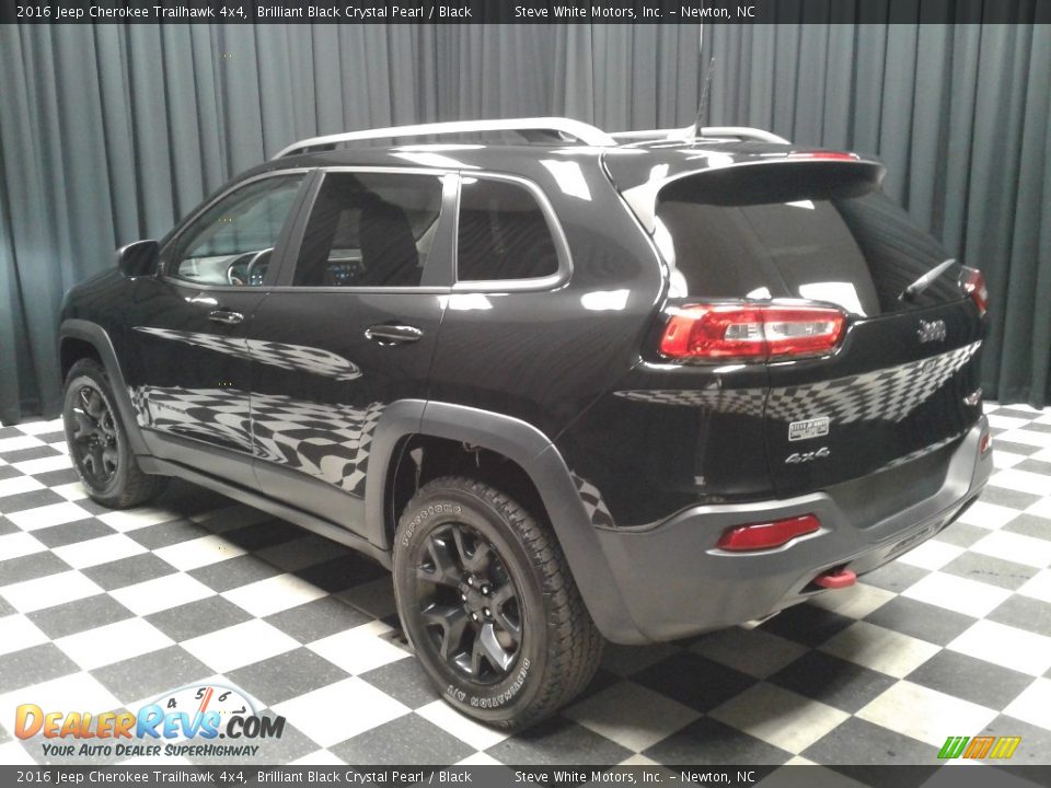 2016 Jeep Cherokee Trailhawk 4x4 Brilliant Black Crystal Pearl / Black Photo #8