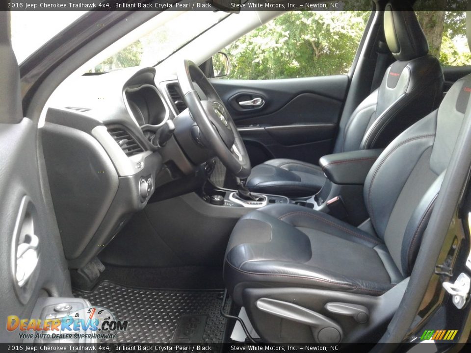 2016 Jeep Cherokee Trailhawk 4x4 Brilliant Black Crystal Pearl / Black Photo #10