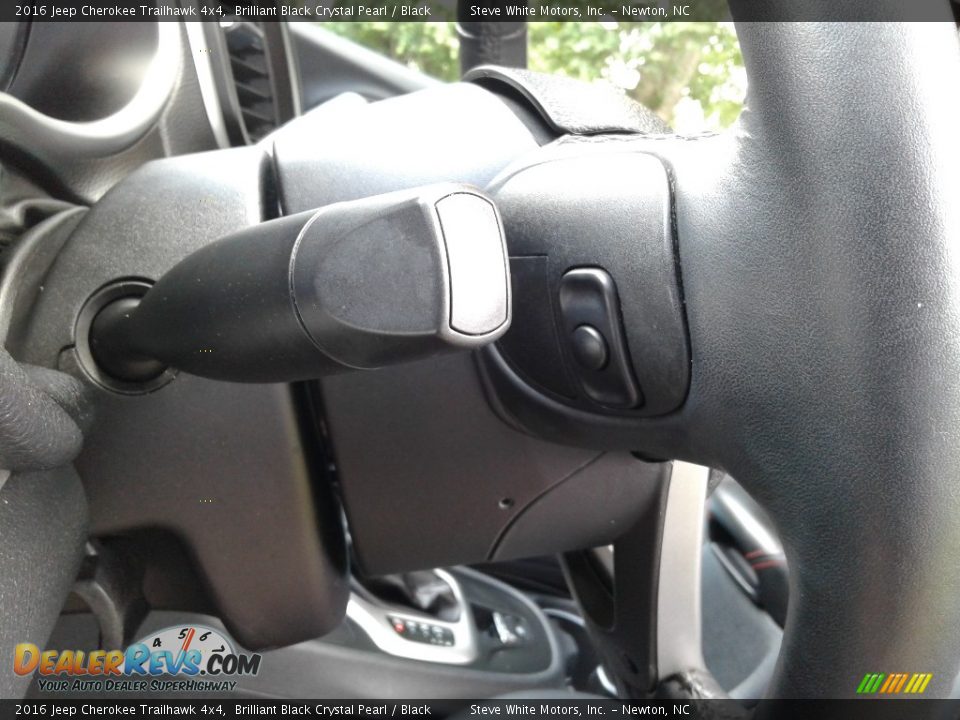 2016 Jeep Cherokee Trailhawk 4x4 Brilliant Black Crystal Pearl / Black Photo #15