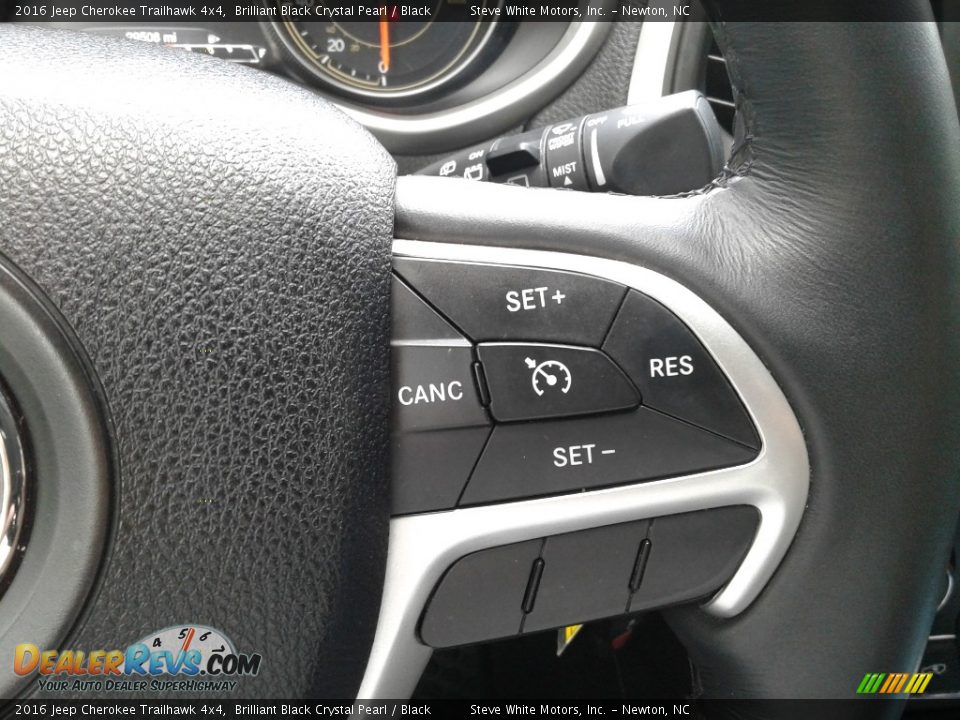 2016 Jeep Cherokee Trailhawk 4x4 Brilliant Black Crystal Pearl / Black Photo #17