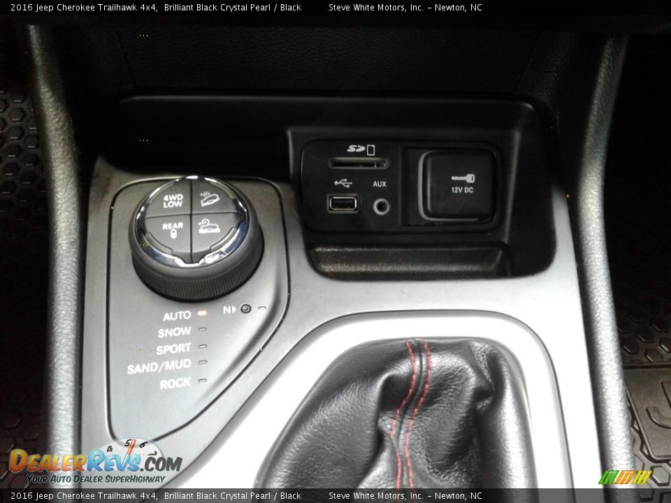 2016 Jeep Cherokee Trailhawk 4x4 Brilliant Black Crystal Pearl / Black Photo #27