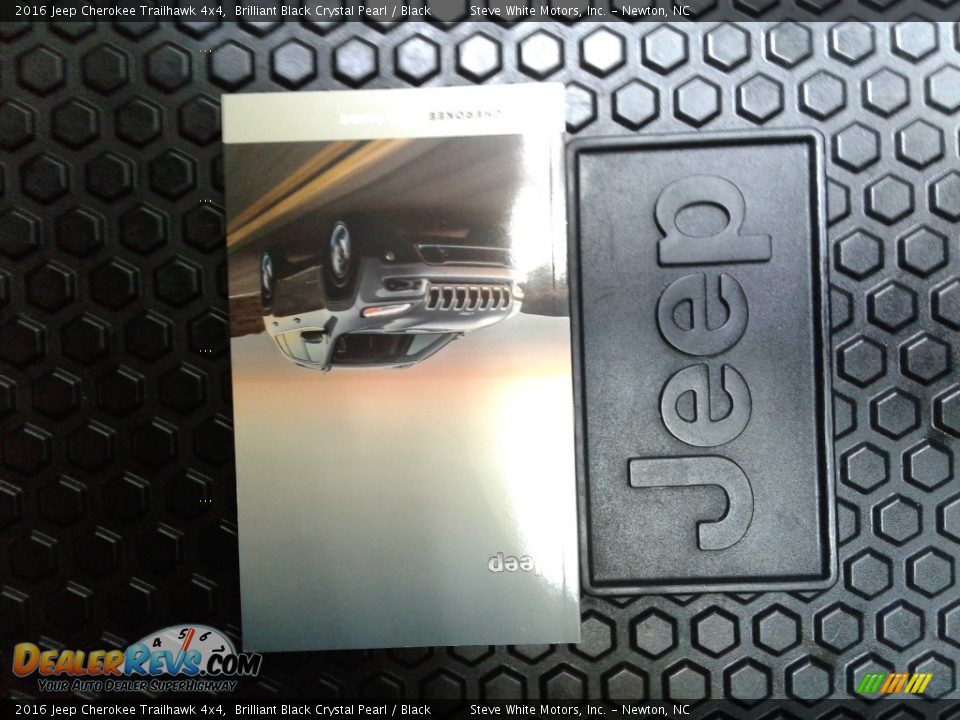 2016 Jeep Cherokee Trailhawk 4x4 Brilliant Black Crystal Pearl / Black Photo #32