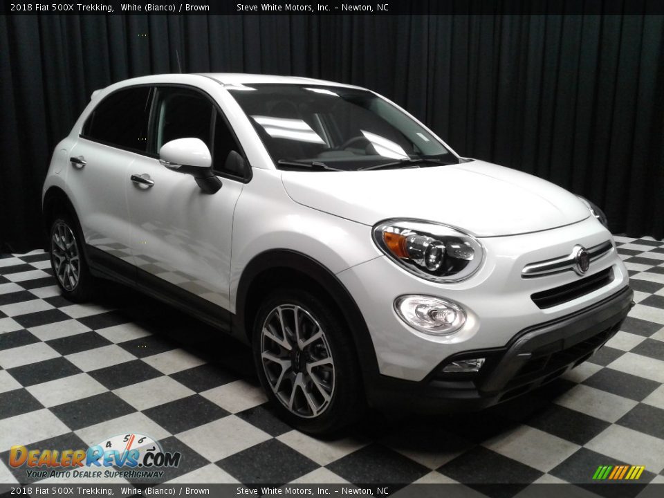 Front 3/4 View of 2018 Fiat 500X Trekking Photo #4