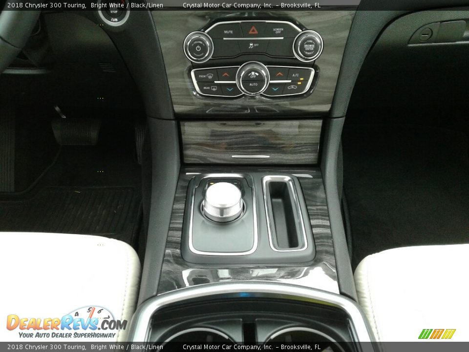 2018 Chrysler 300 Touring Bright White / Black/Linen Photo #16