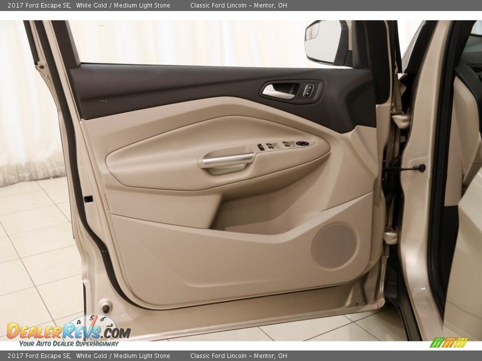 2017 Ford Escape SE White Gold / Medium Light Stone Photo #5