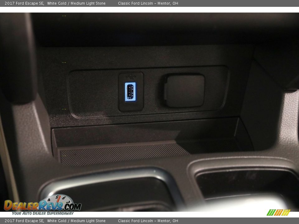2017 Ford Escape SE White Gold / Medium Light Stone Photo #14
