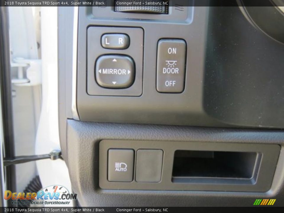 2018 Toyota Sequoia TRD Sport 4x4 Super White / Black Photo #23