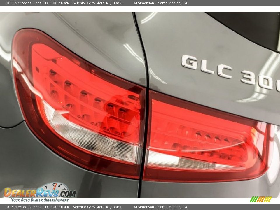 2016 Mercedes-Benz GLC 300 4Matic Selenite Grey Metallic / Black Photo #25