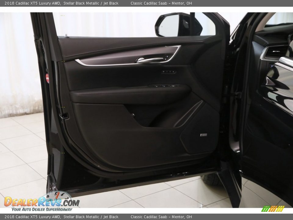 2018 Cadillac XT5 Luxury AWD Stellar Black Metallic / Jet Black Photo #4