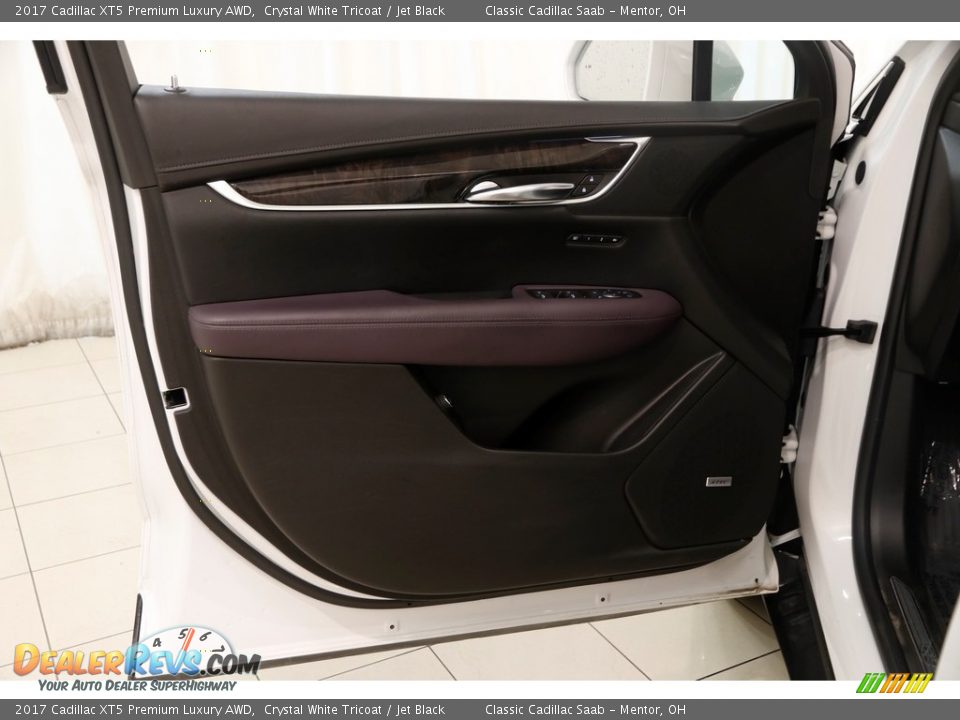 2017 Cadillac XT5 Premium Luxury AWD Crystal White Tricoat / Jet Black Photo #4