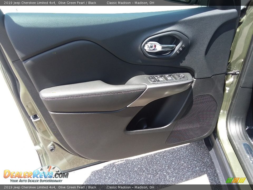 2019 Jeep Cherokee Limited 4x4 Olive Green Pearl / Black Photo #3