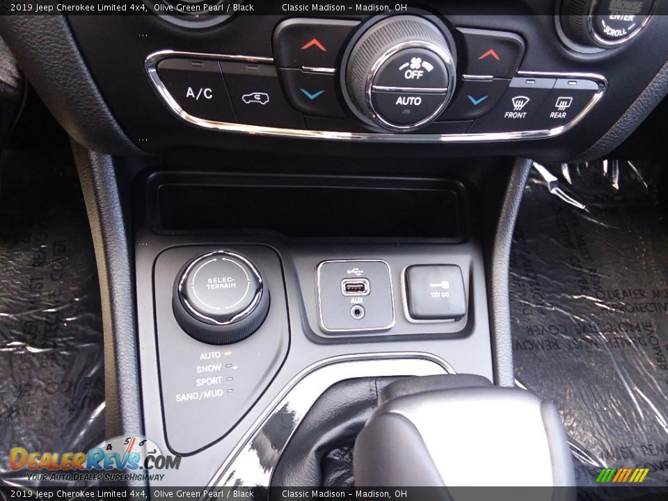 2019 Jeep Cherokee Limited 4x4 Olive Green Pearl / Black Photo #7