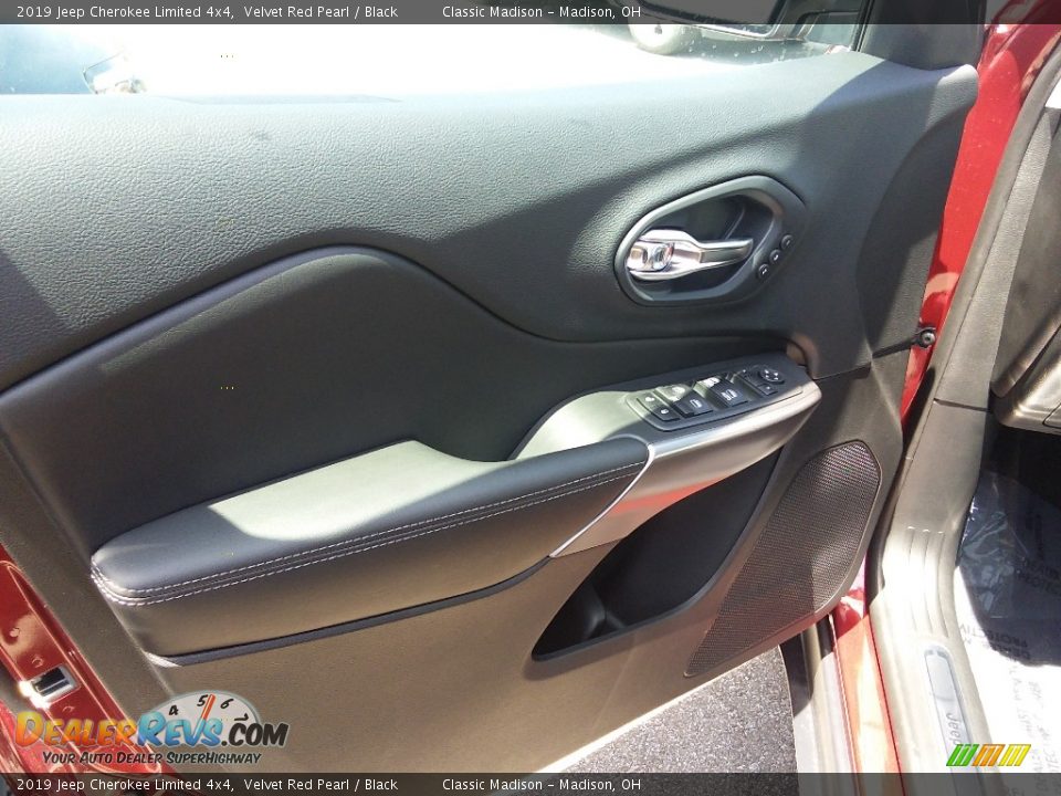 2019 Jeep Cherokee Limited 4x4 Velvet Red Pearl / Black Photo #3