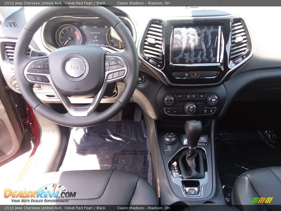 2019 Jeep Cherokee Limited 4x4 Velvet Red Pearl / Black Photo #5