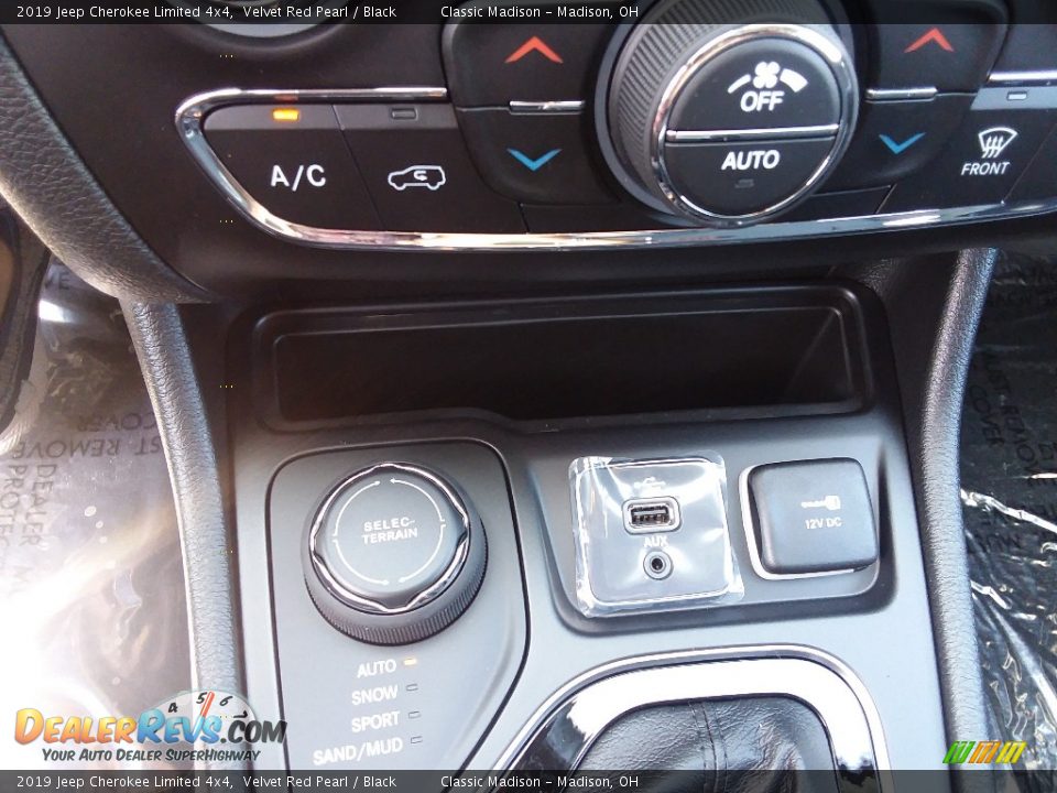 2019 Jeep Cherokee Limited 4x4 Velvet Red Pearl / Black Photo #10