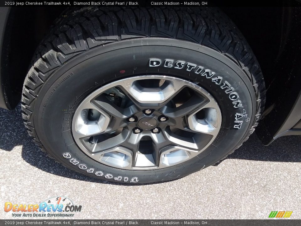 2019 Jeep Cherokee Trailhawk 4x4 Diamond Black Crystal Pearl / Black Photo #11