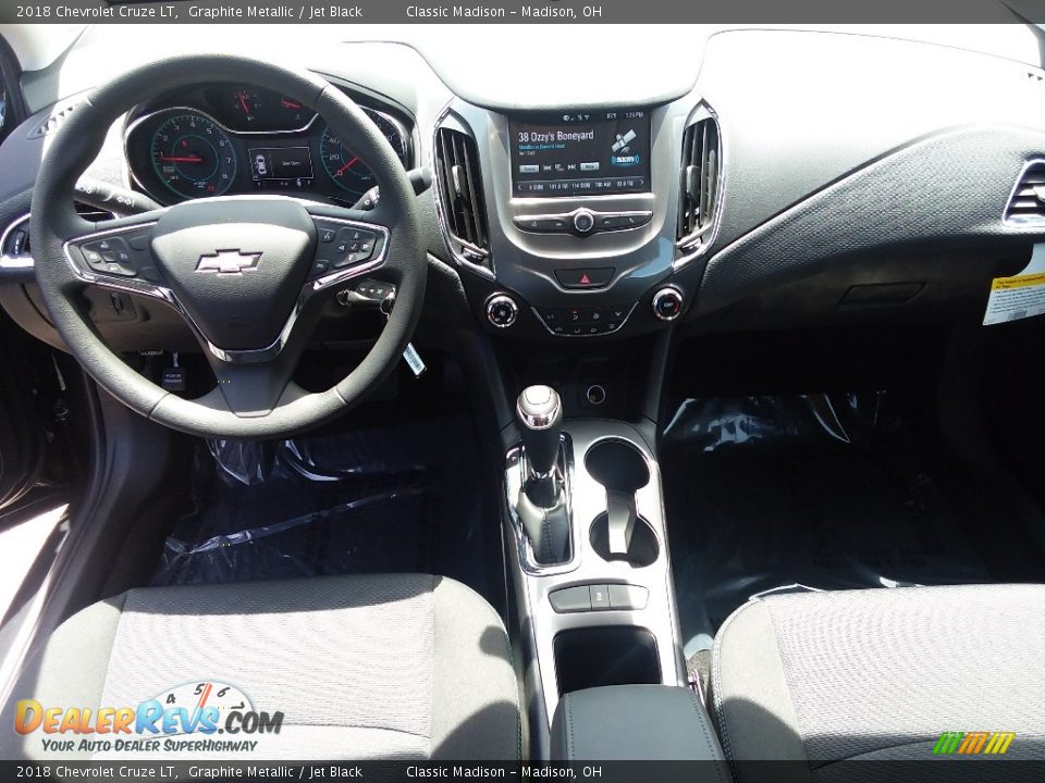 2018 Chevrolet Cruze LT Graphite Metallic / Jet Black Photo #6