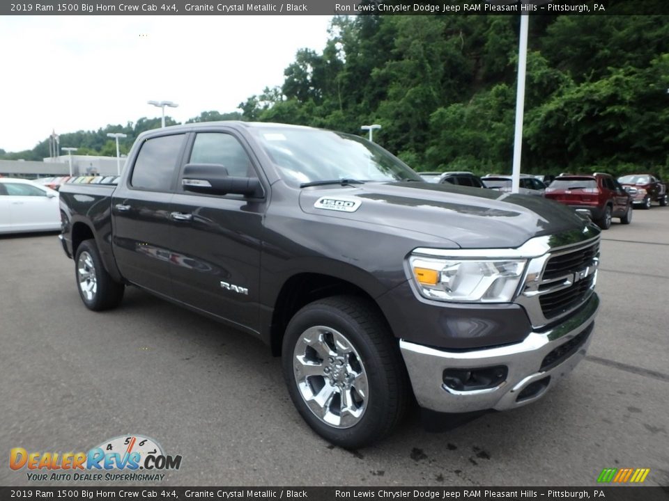 Front 3/4 View of 2019 Ram 1500 Big Horn Crew Cab 4x4 Photo #7
