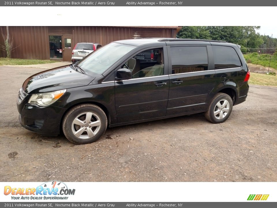 2011 Volkswagen Routan SE Nocturne Black Metallic / Aero Gray Photo #2