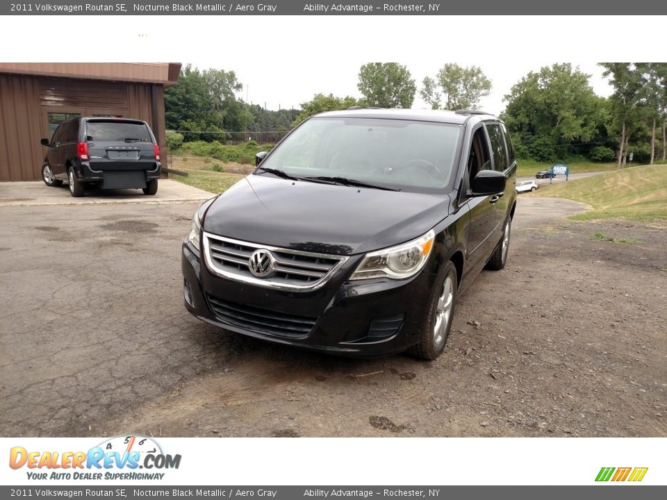 2011 Volkswagen Routan SE Nocturne Black Metallic / Aero Gray Photo #3