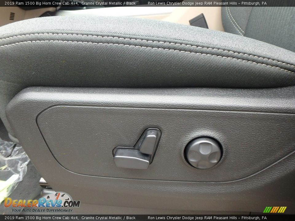 2019 Ram 1500 Big Horn Crew Cab 4x4 Granite Crystal Metallic / Black Photo #15