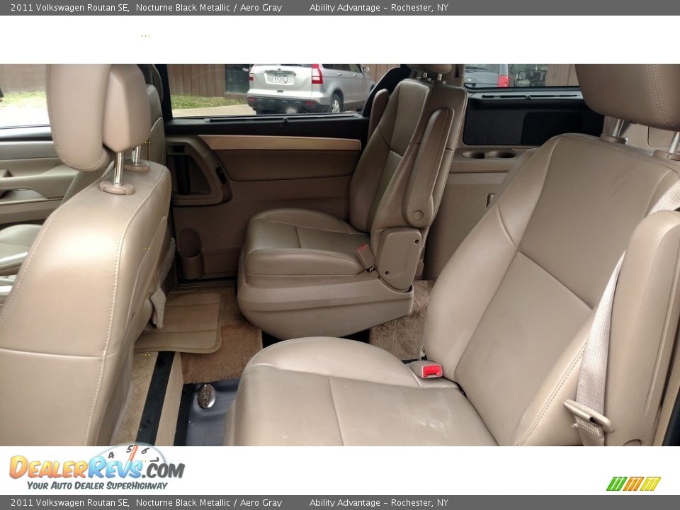 2011 Volkswagen Routan SE Nocturne Black Metallic / Aero Gray Photo #27