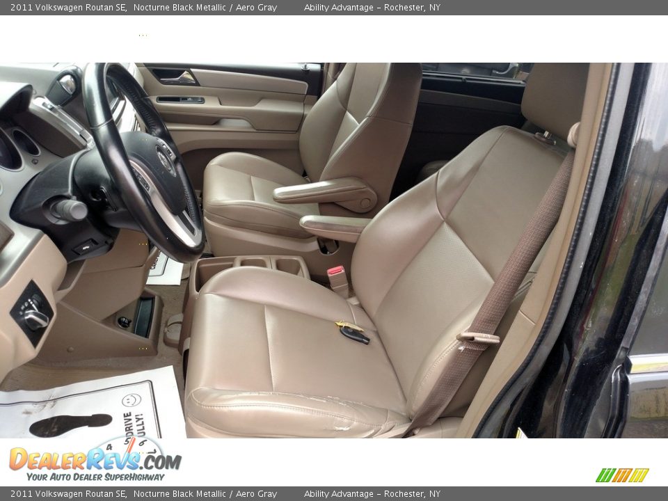 2011 Volkswagen Routan SE Nocturne Black Metallic / Aero Gray Photo #31