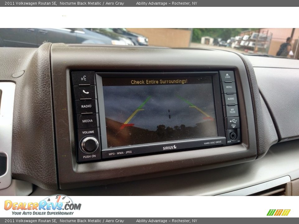 2011 Volkswagen Routan SE Nocturne Black Metallic / Aero Gray Photo #33